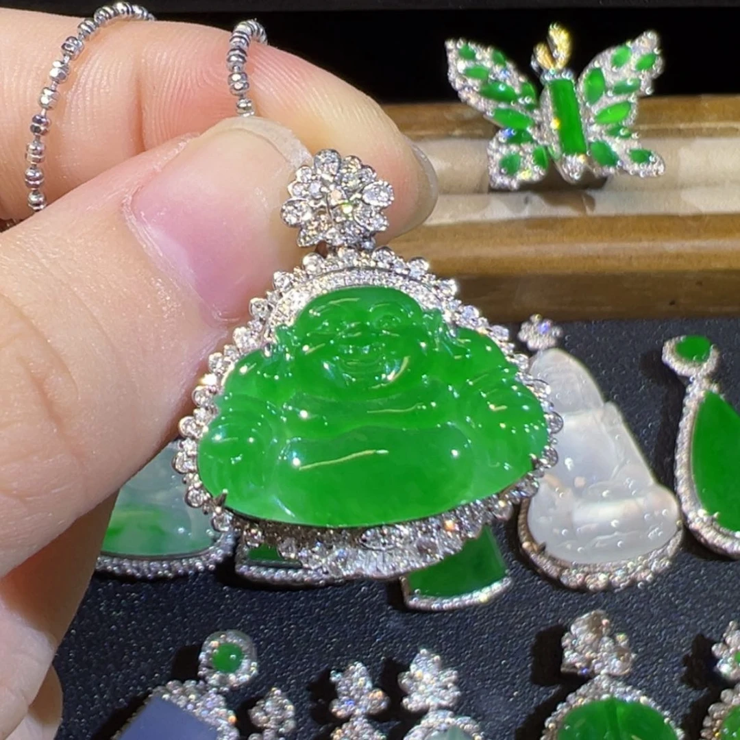 【闪购商品】吊坠(不含链)18K金镶嵌翡翠