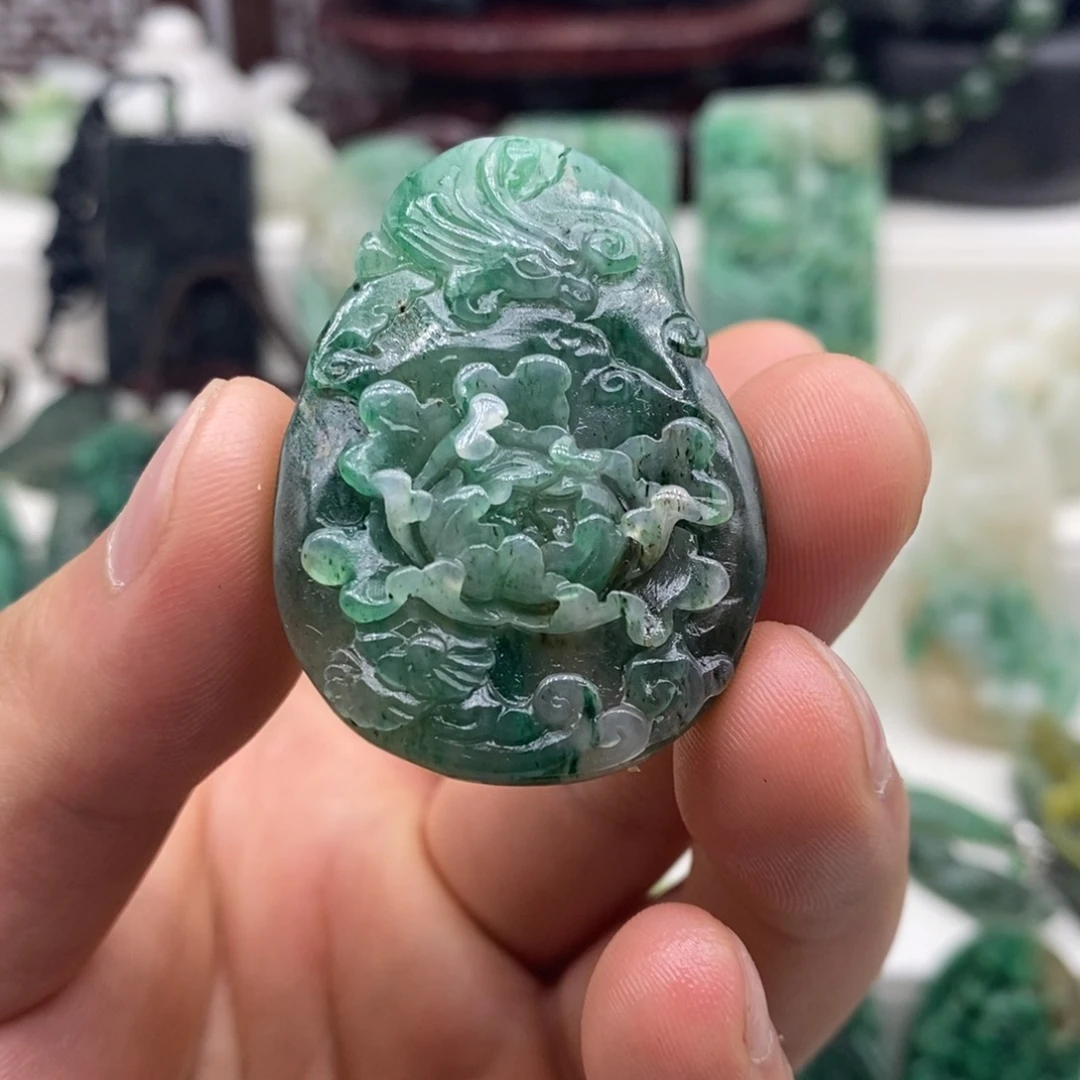 独山玉未镶嵌颈饰