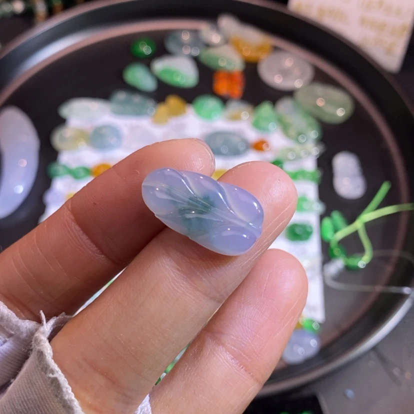 【闪购商品】翡翠挂件未镶嵌叶子