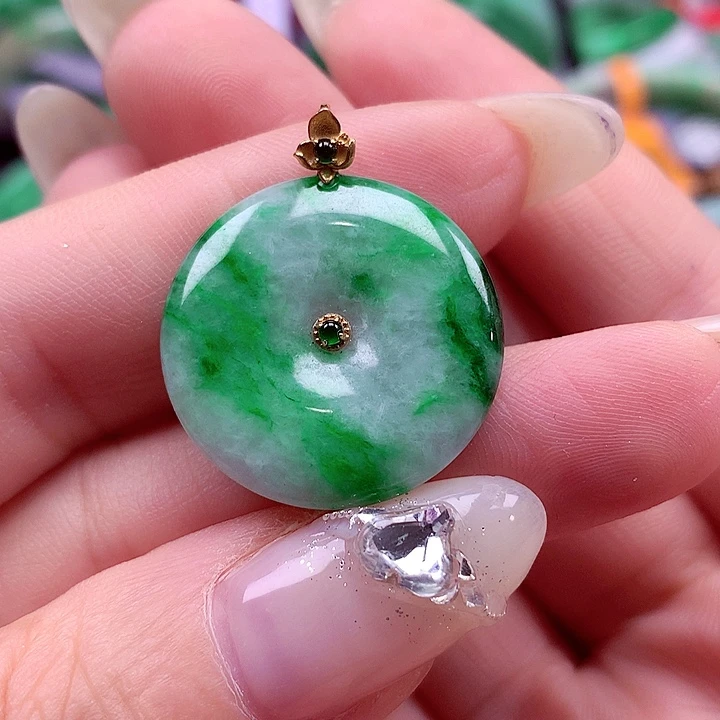 翡翠18K金镶嵌颈饰翡翠