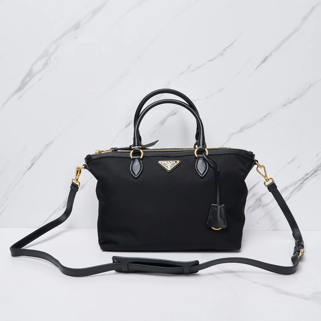 全新未使用 Prada/普拉达 Prada经典三角标托特包