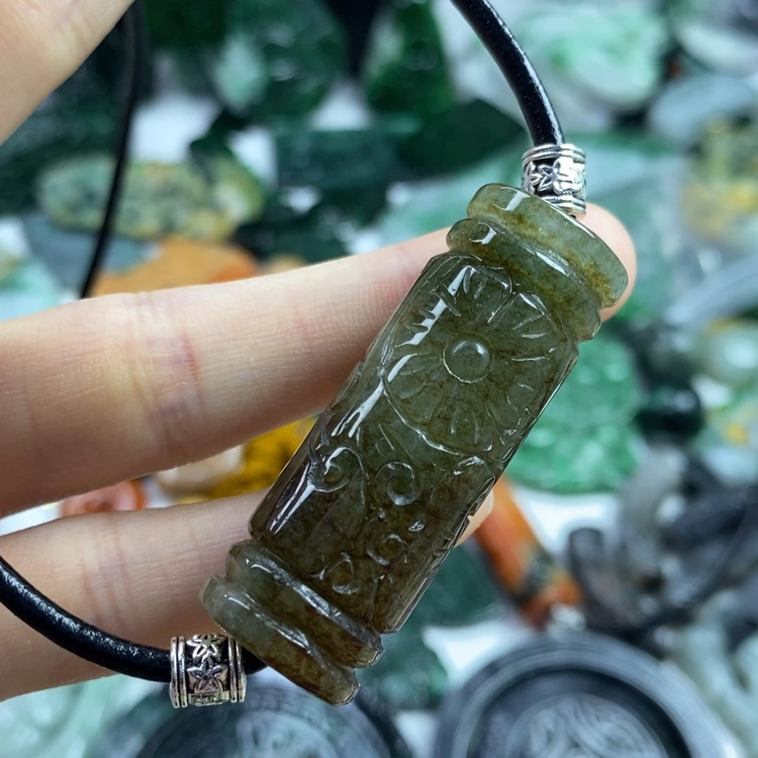翡翠颈饰未镶嵌吊坠