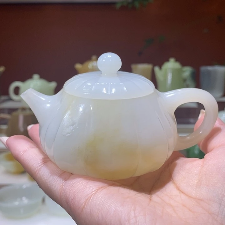 未镶嵌和田玉摆件G*糖白玉壶