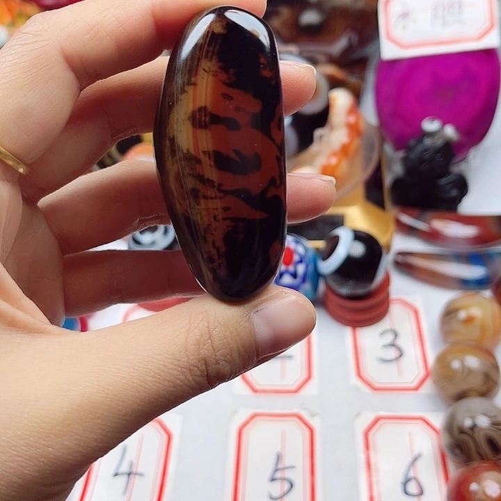 玛瑙/玉髓未镶嵌珠宝奇石