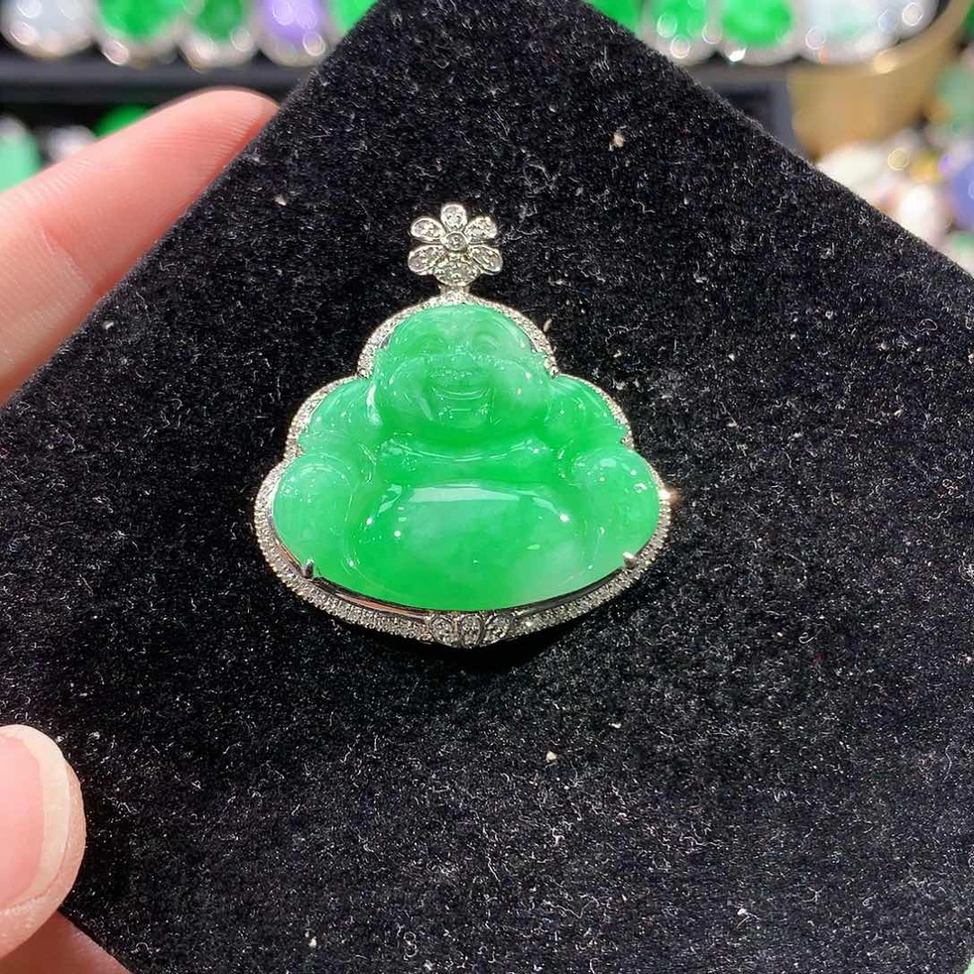 翡翠18K金镶嵌颈饰