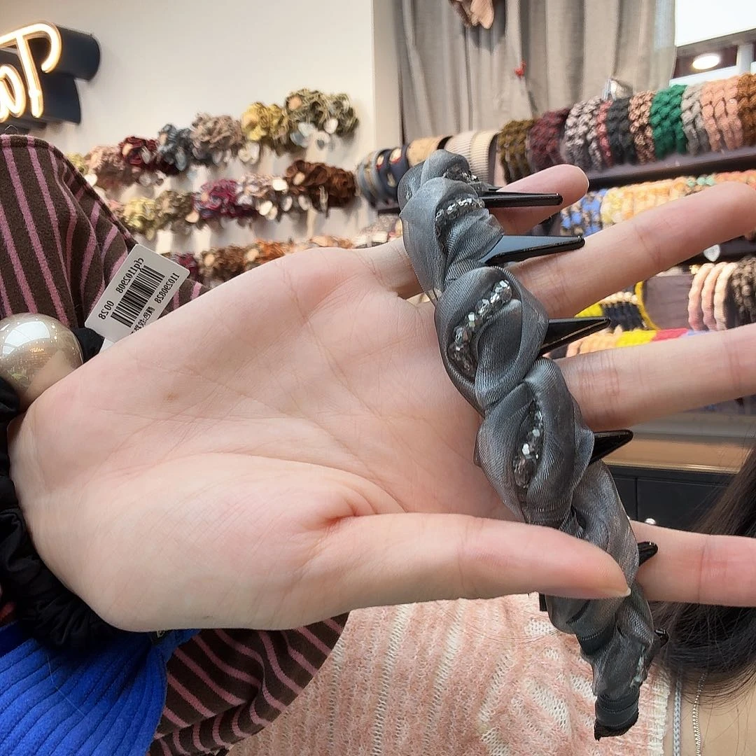 布艺非金属灰色莎莎闪闪戴齿发箍