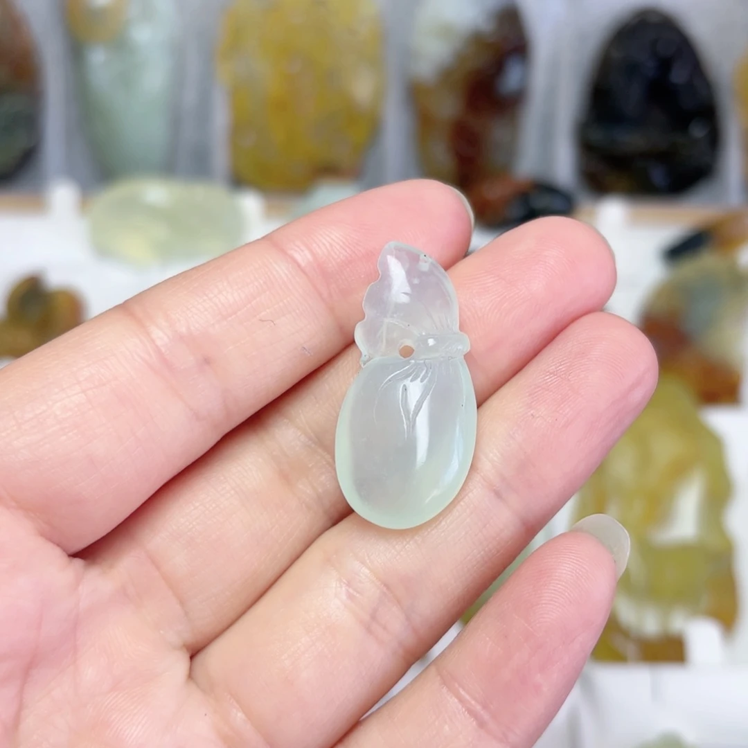未镶嵌蛇纹石玉吊坠(不含链)