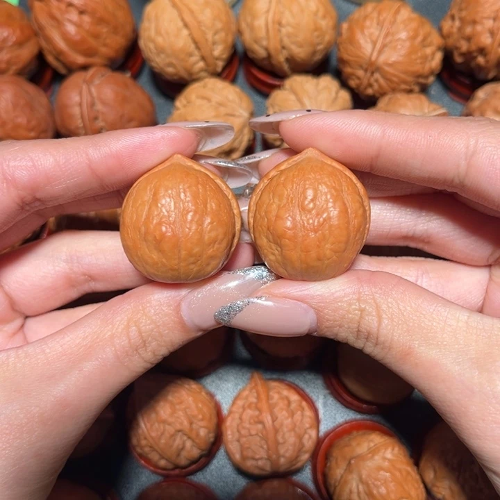 文玩核桃吊坠66668888