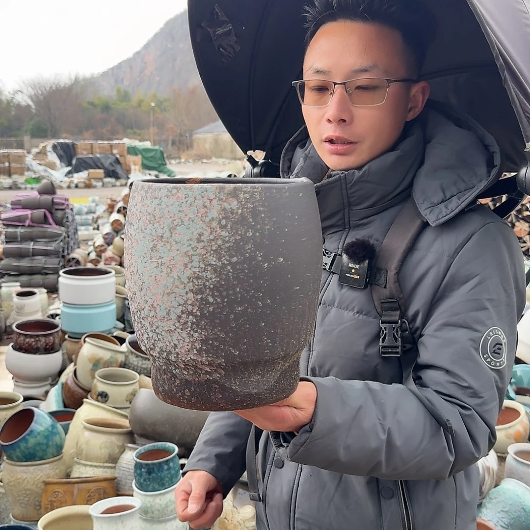 紫砂花盆口18高23（一个瑕疵一个