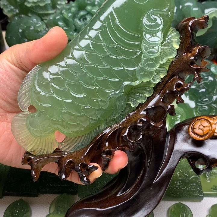 宝***勒蛇纹石玉未镶嵌颈饰