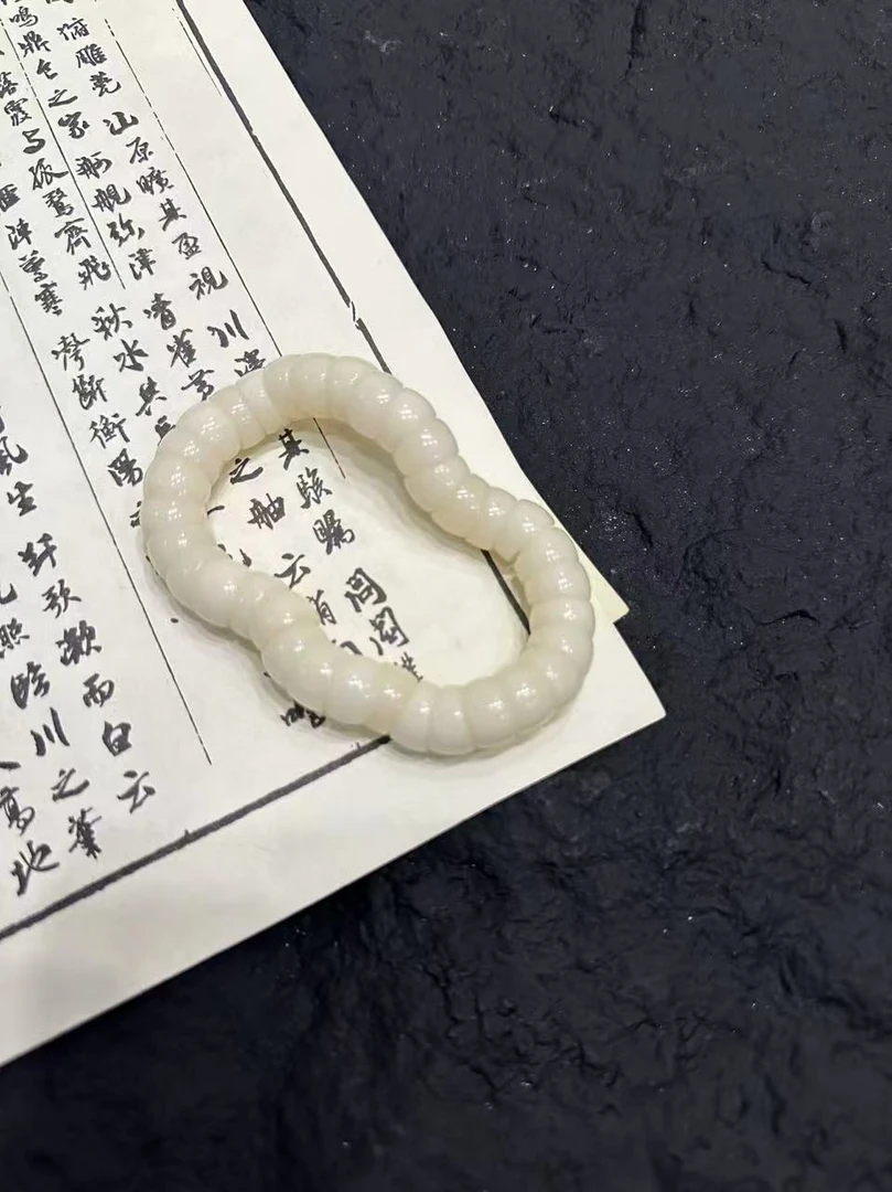 白玉菩提猪大肠手串