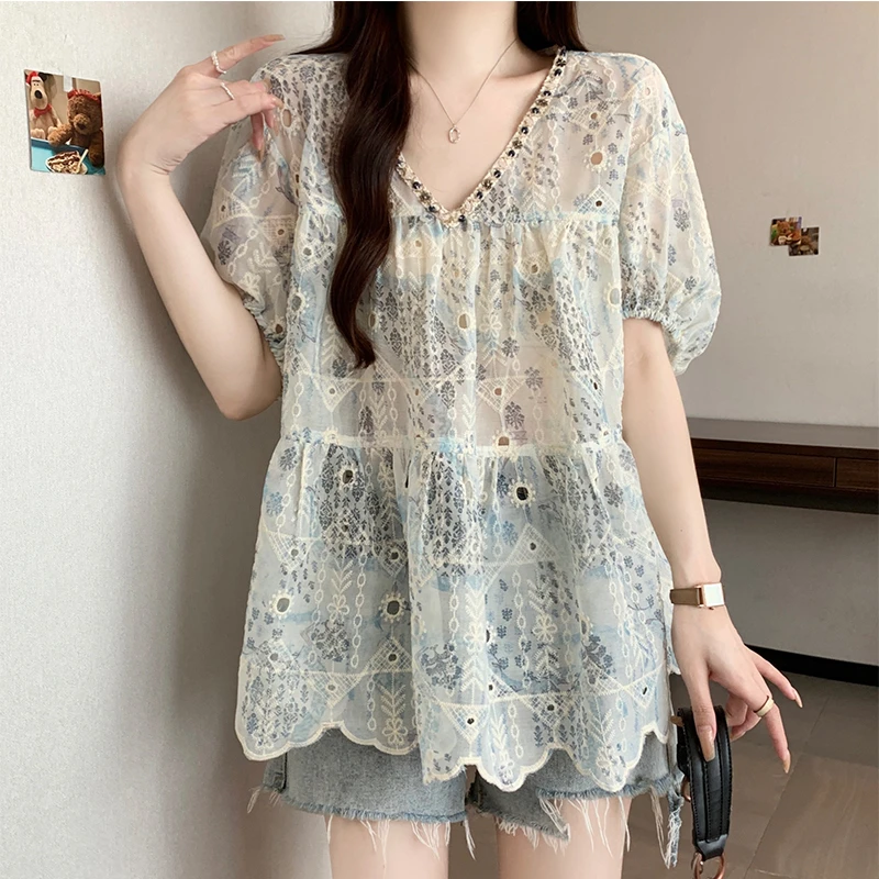 2025夏季新款可仙可野法式绣花蕾丝镂空V领40-50岁洋气妈妈短袖