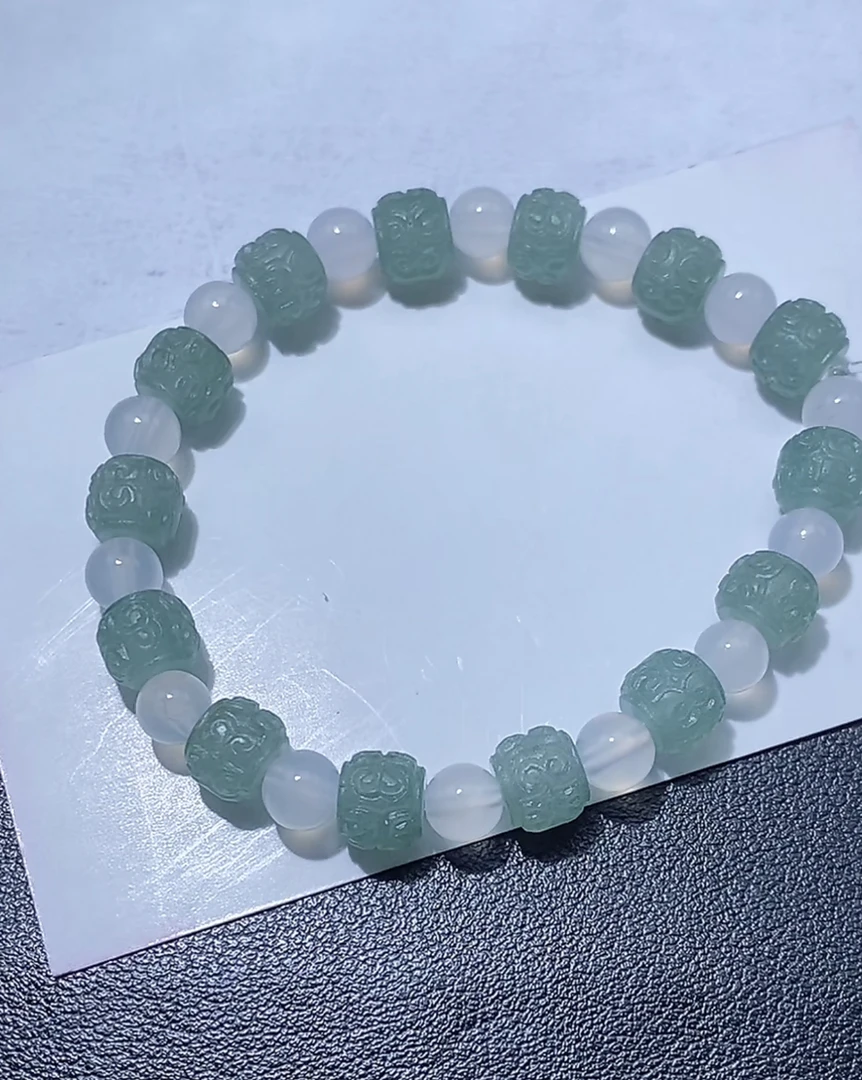 天然翡翠带色小颗粒回纹手串