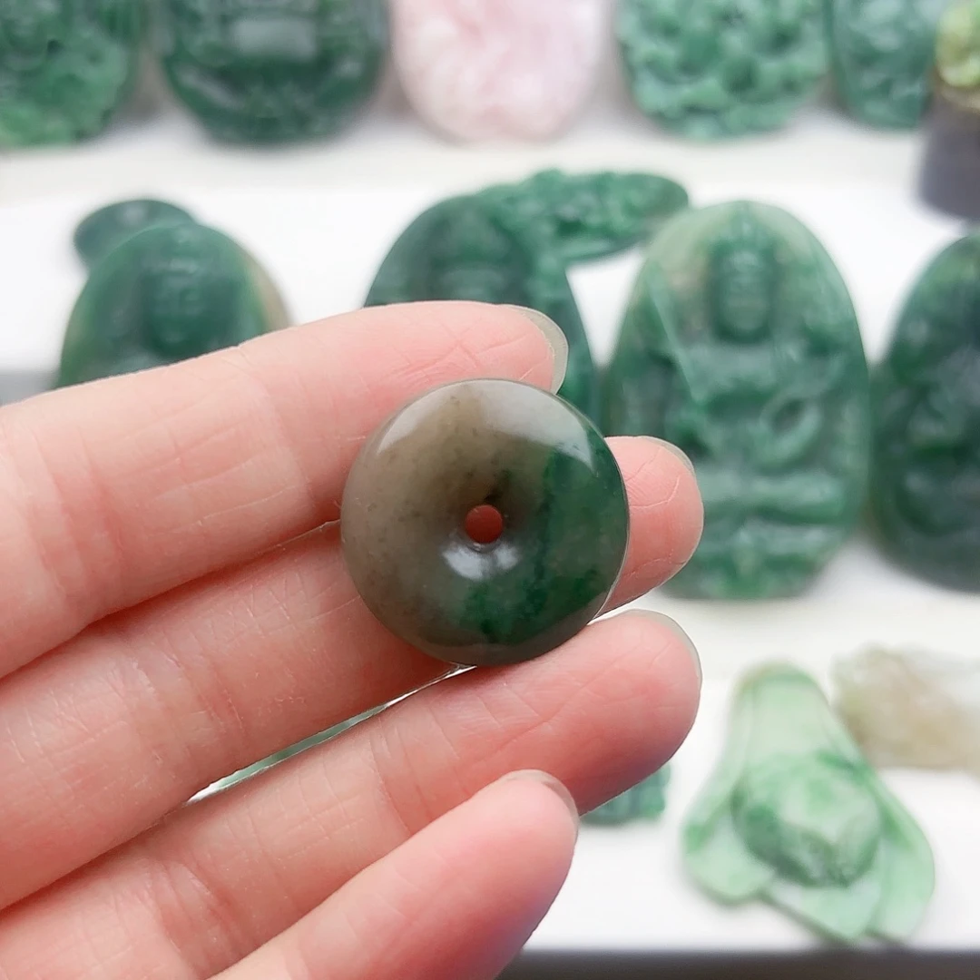 独山玉未镶嵌颈饰