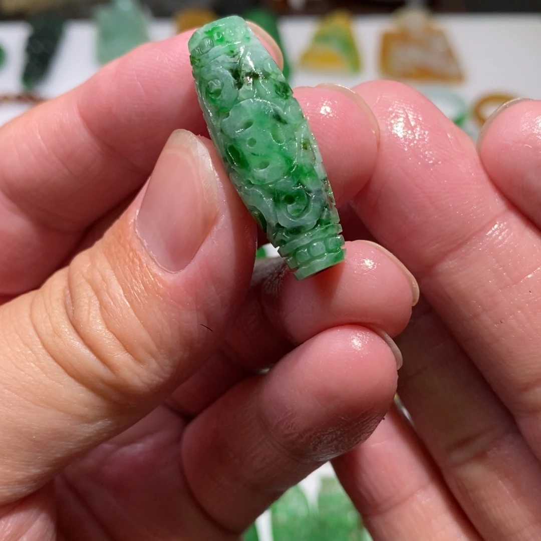 未镶嵌定制翡翠吊坠