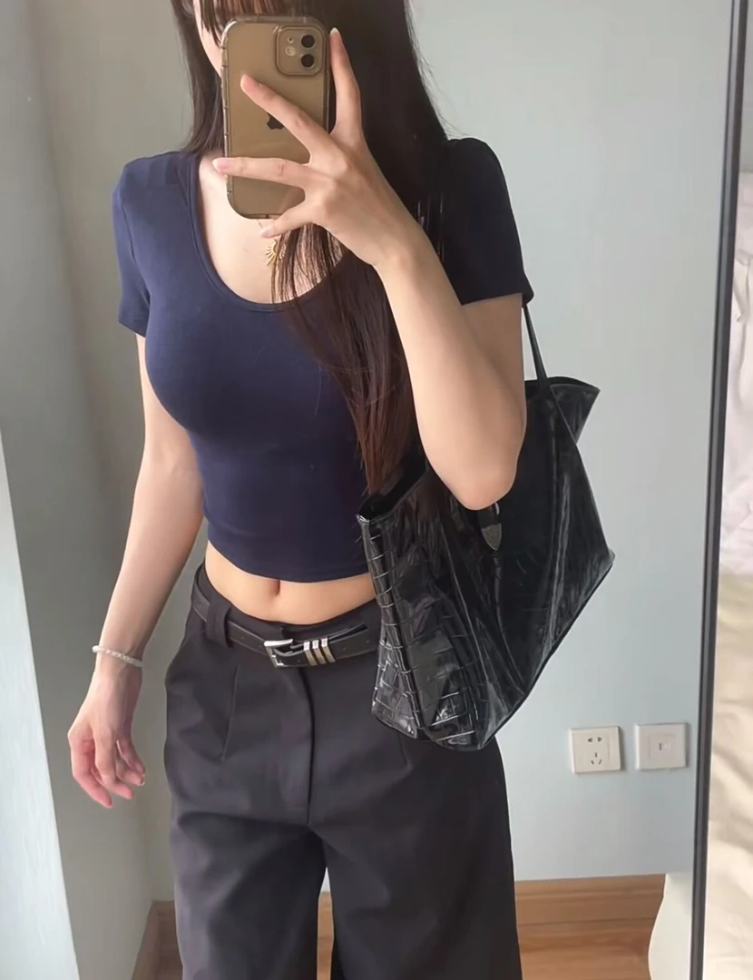 修身百搭显瘦简约上衣女25夏季新款辣妹短款设计感u领正肩短袖T恤