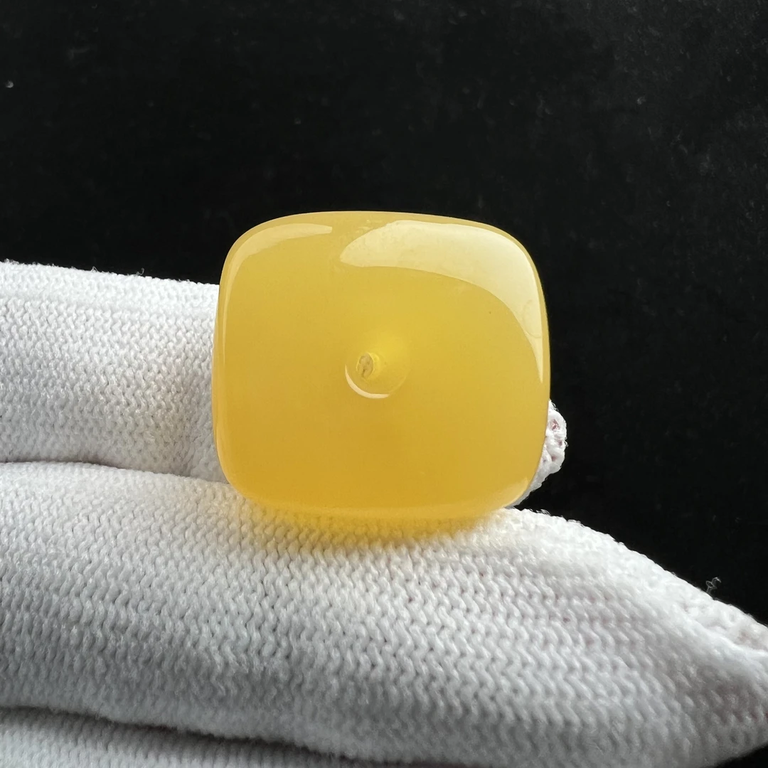 Y3265天然蜜蜡 藏扣21*23*13mm原矿保真