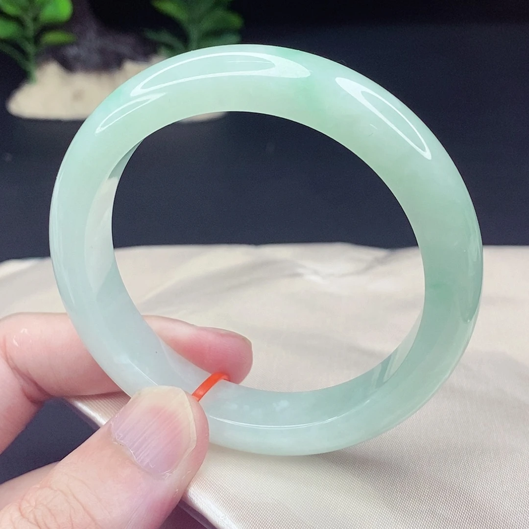 翡翠未镶嵌手镯58圈