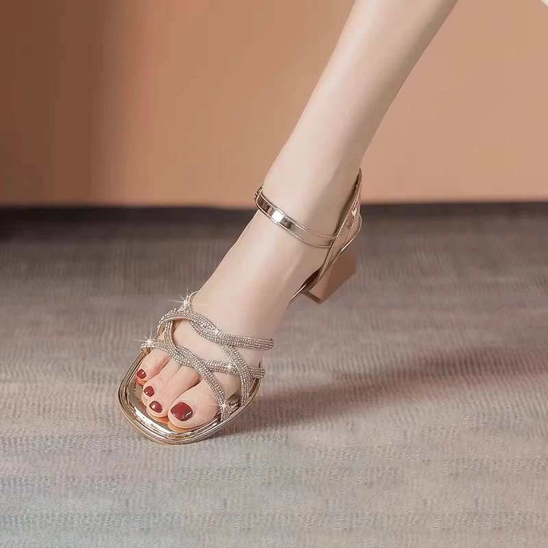 2025新款夏季粗跟凉鞋女士水钻外穿百搭中跟仙女风配裙子高跟鞋子