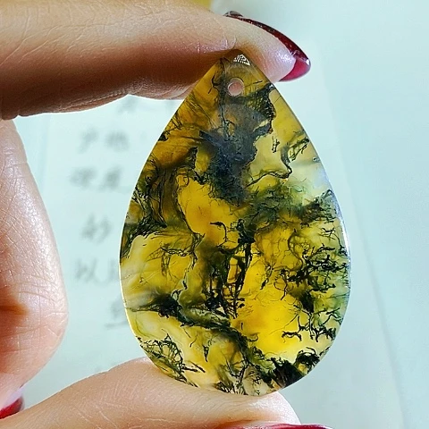 玛瑙/玉髓颈饰未镶嵌山*