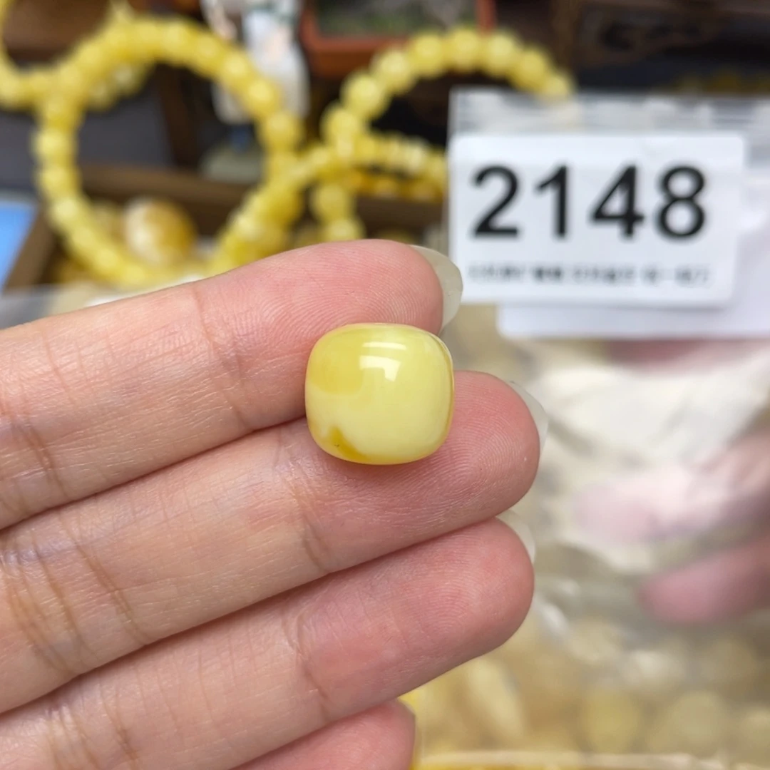 未镶嵌琥珀珠宝奇石