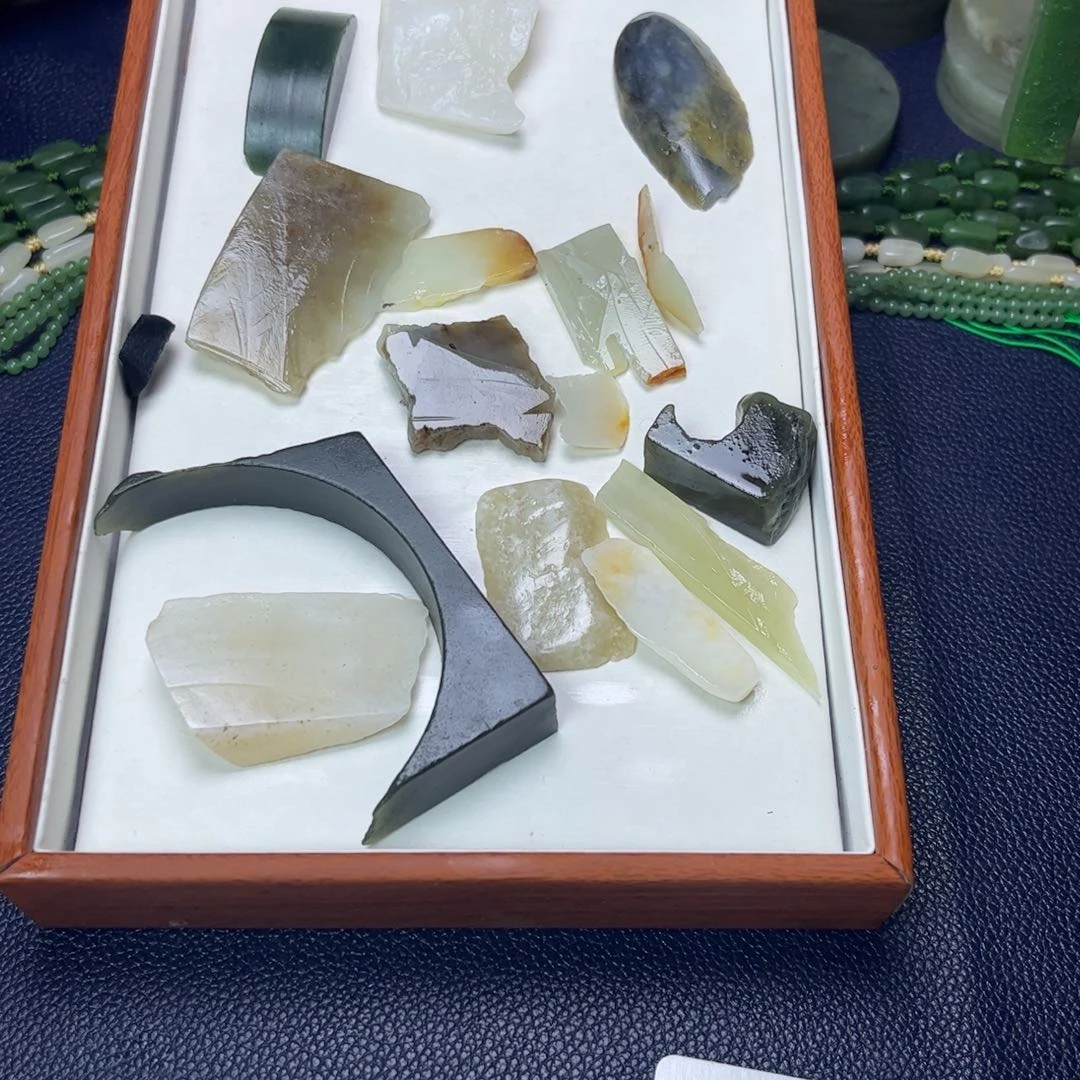 和田玉未镶嵌珠宝奇石