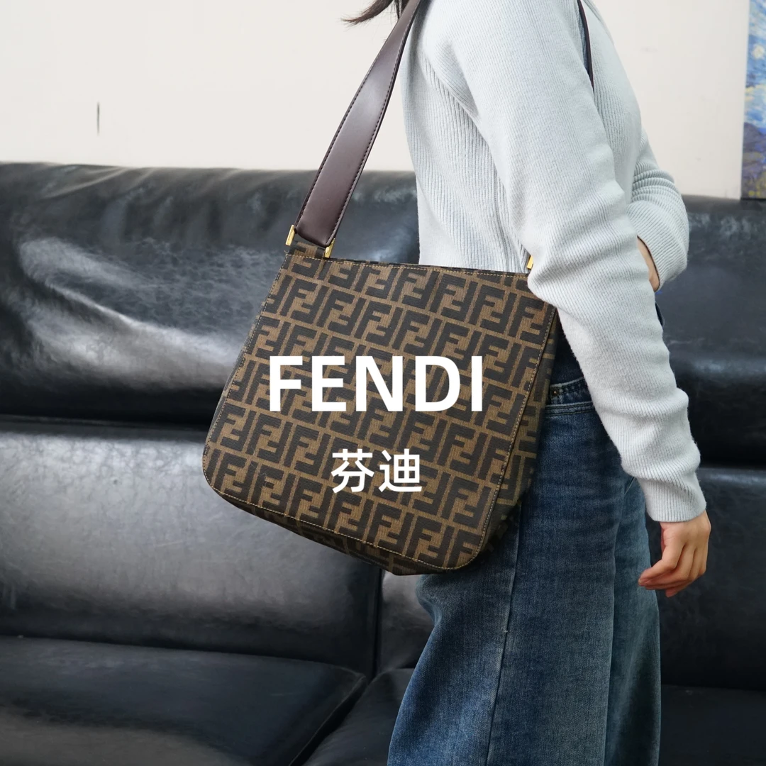 95新 FENDI/芬迪 老花单肩包/HD01527029/7029