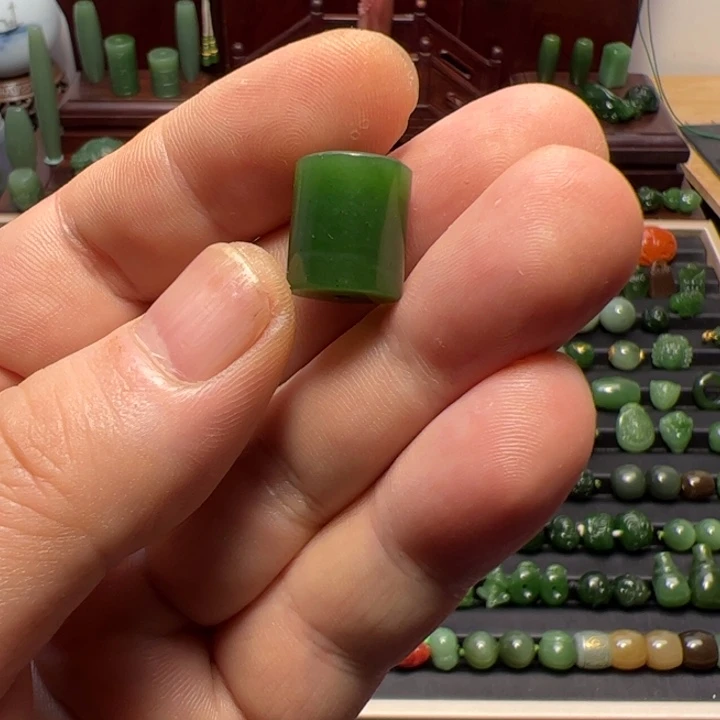 和田玉（碧玉）未镶嵌颈饰