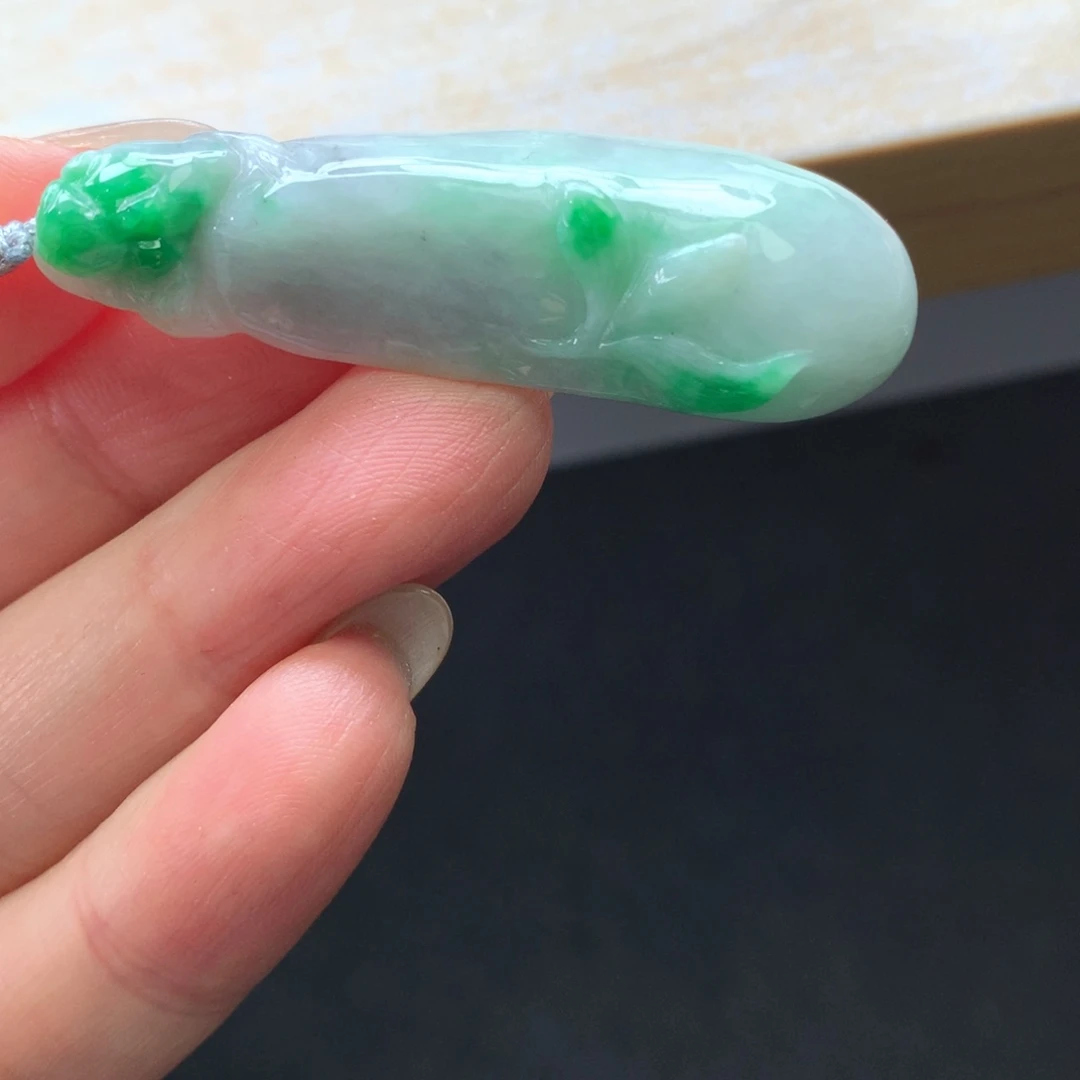 翡翠未镶嵌颈饰吊坠