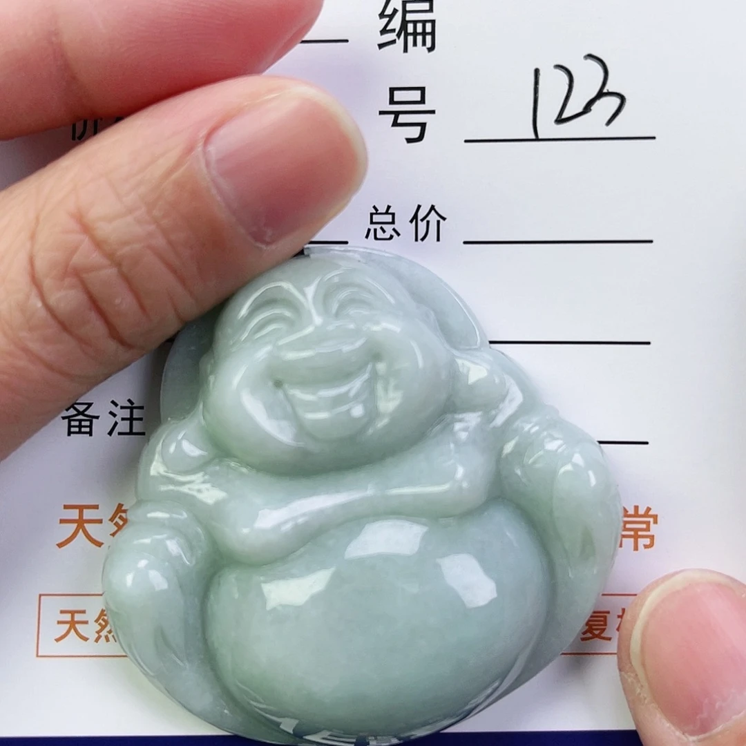 翡翠颈饰未镶嵌佛公