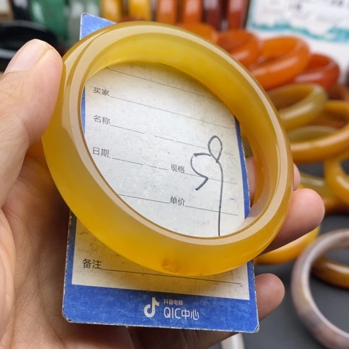 未镶嵌手镯石英质玉