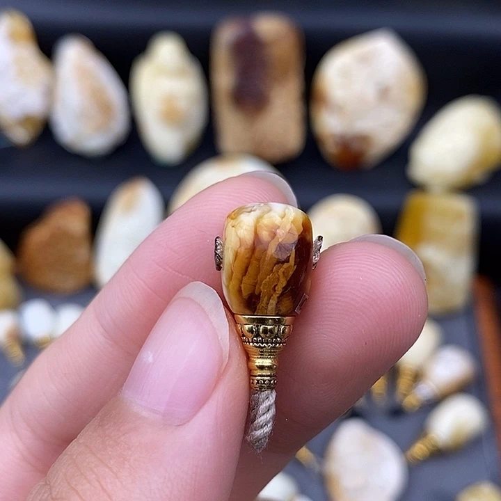 琥珀未镶嵌裸石9三通c260