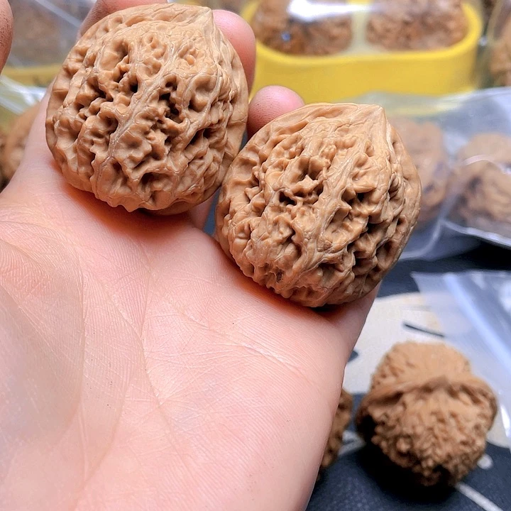 文玩核桃吊坠凤凰台