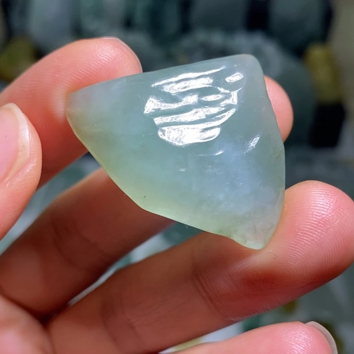 定制翡翠未镶嵌小胶块
