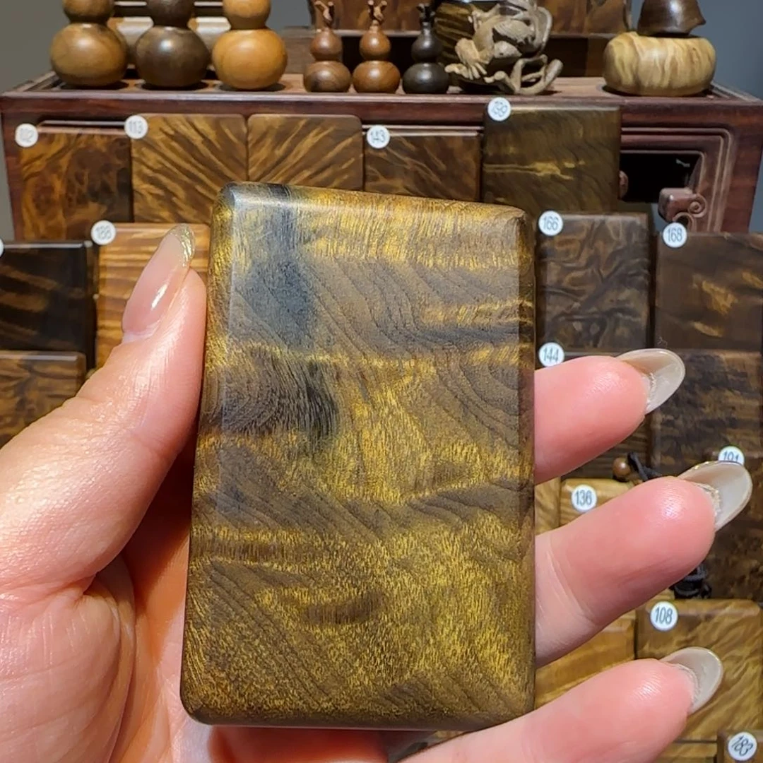 壑***老楠木（金丝楠）把件金丝楠木小叶桢楠