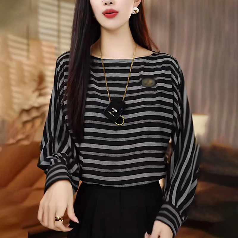 条纹减龄时尚长袖t恤女士2025秋季新款显瘦洋气内搭打底小衫上衣