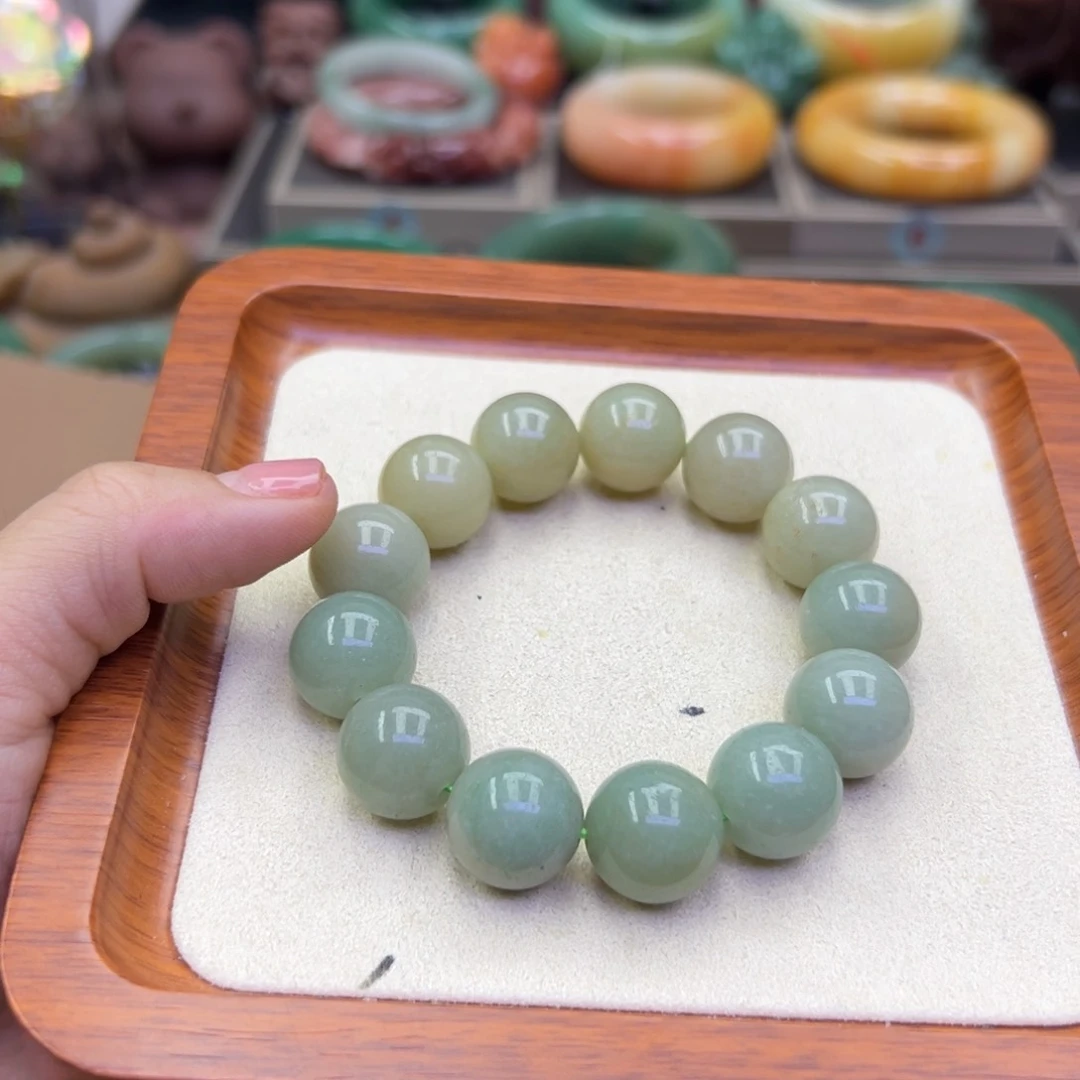 未镶嵌手镯石英岩玉