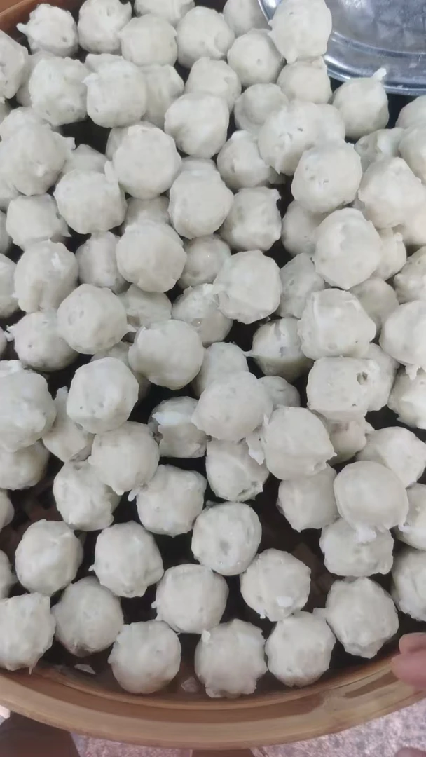 目鱼丸（里面真的有目鱼肉）