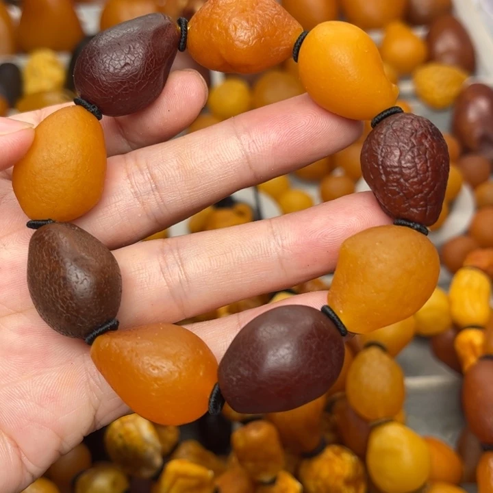 琥珀未镶嵌裸石天然蜜蜡手串