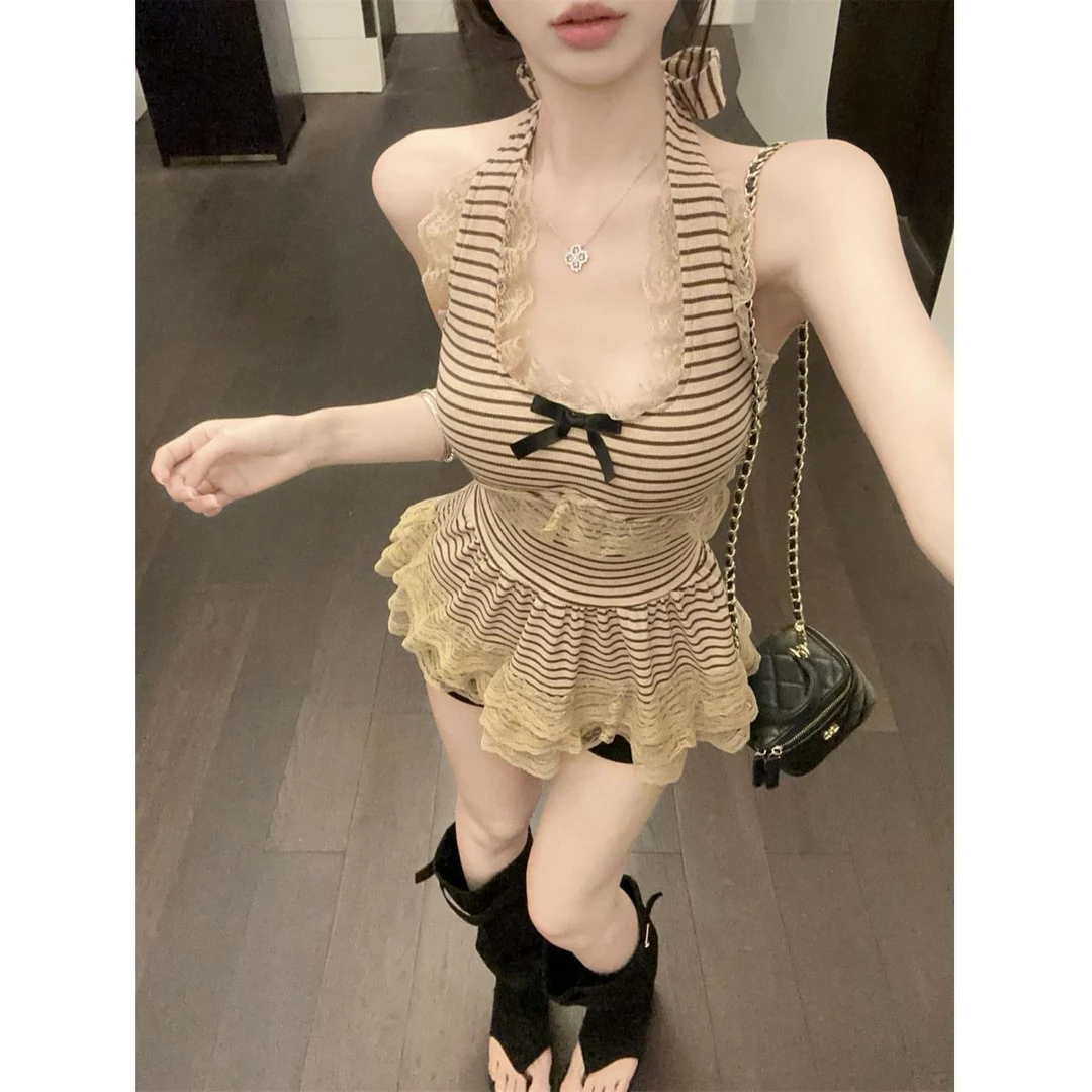 纯欲风条纹显瘦挂脖上衣女夏季甜美蕾丝花边收腰显瘦无袖上衣新款