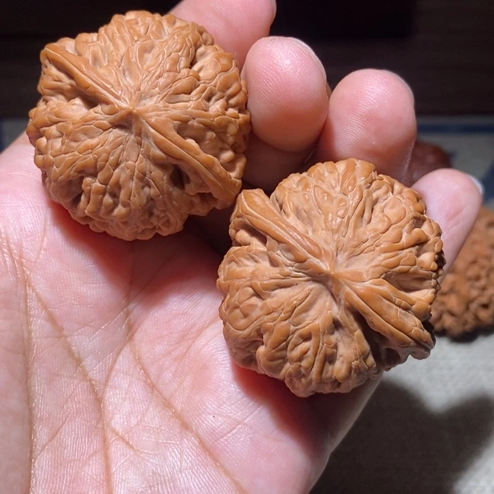 辽***然把件文玩核桃核桃