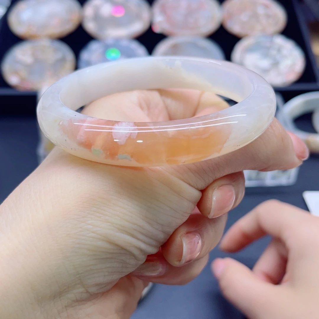 玛瑙/玉髓手镯未镶嵌62