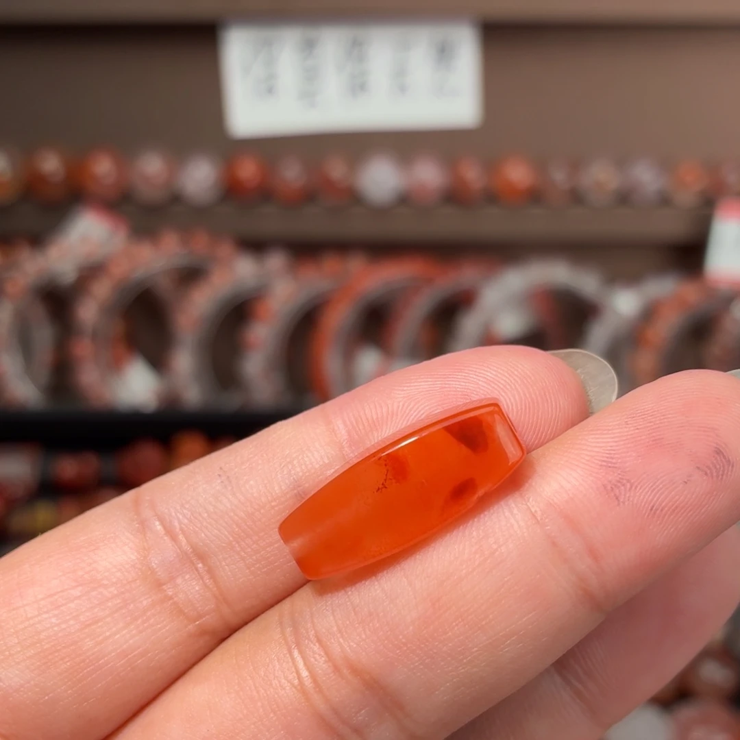 南红玛瑙未镶嵌川料通孔勒子8x21咪