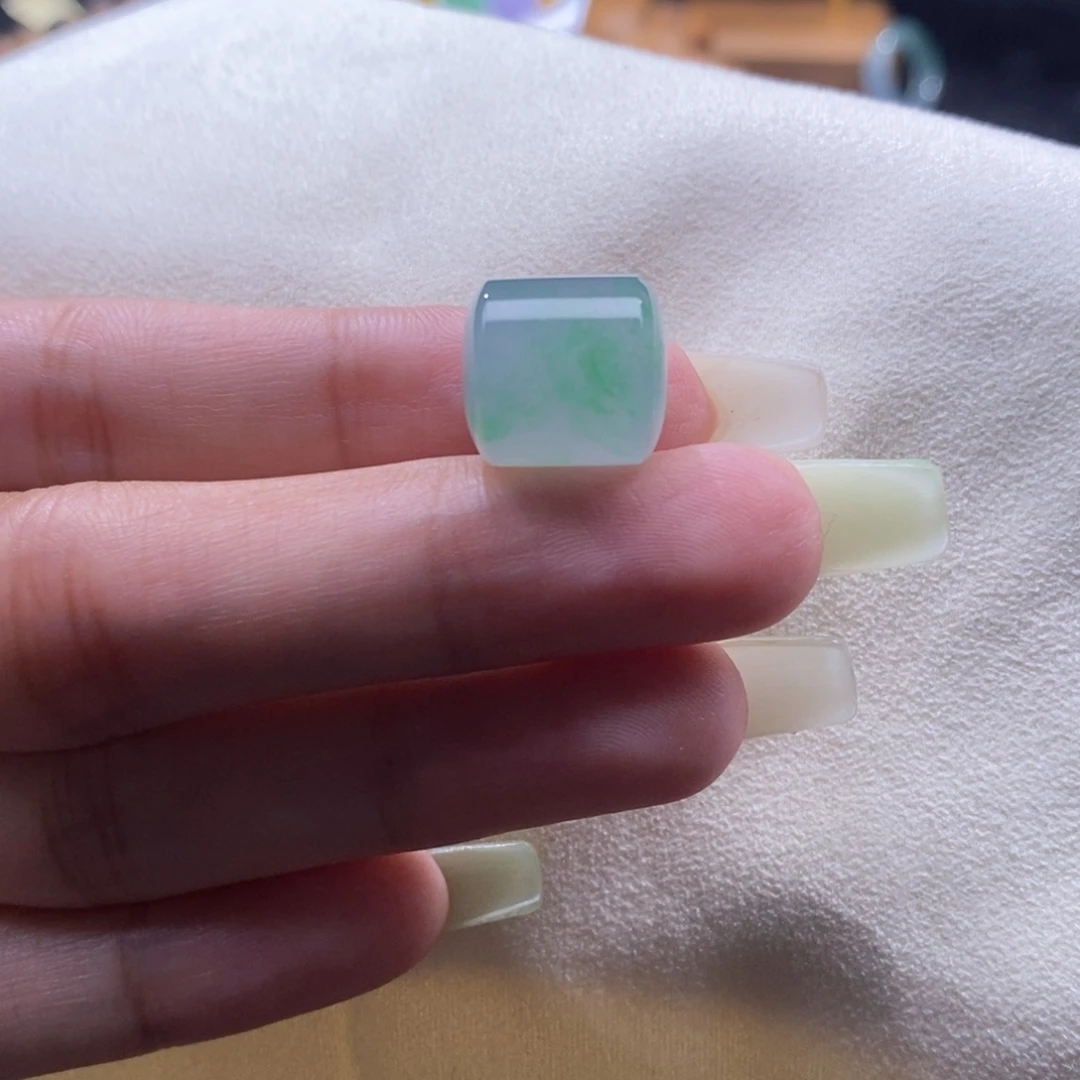 翡翠未镶嵌颈饰三彩桶珠