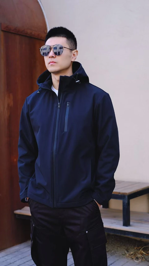 新品软壳一代防风防水覆膜内里科技抓绒连帽软壳