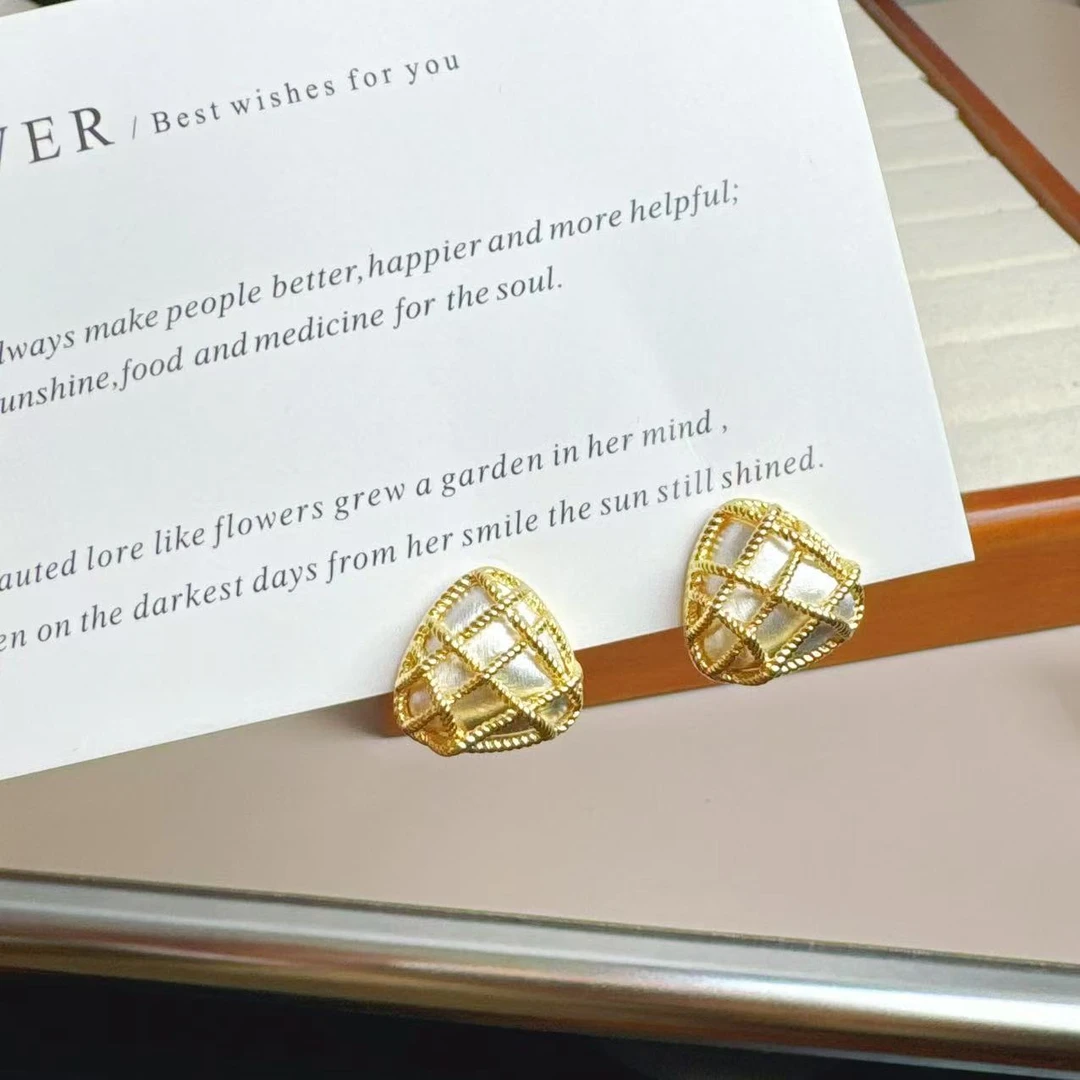 铜合金耳饰 轻奢几何三角镂空网格设计简约精致耳饰 S27