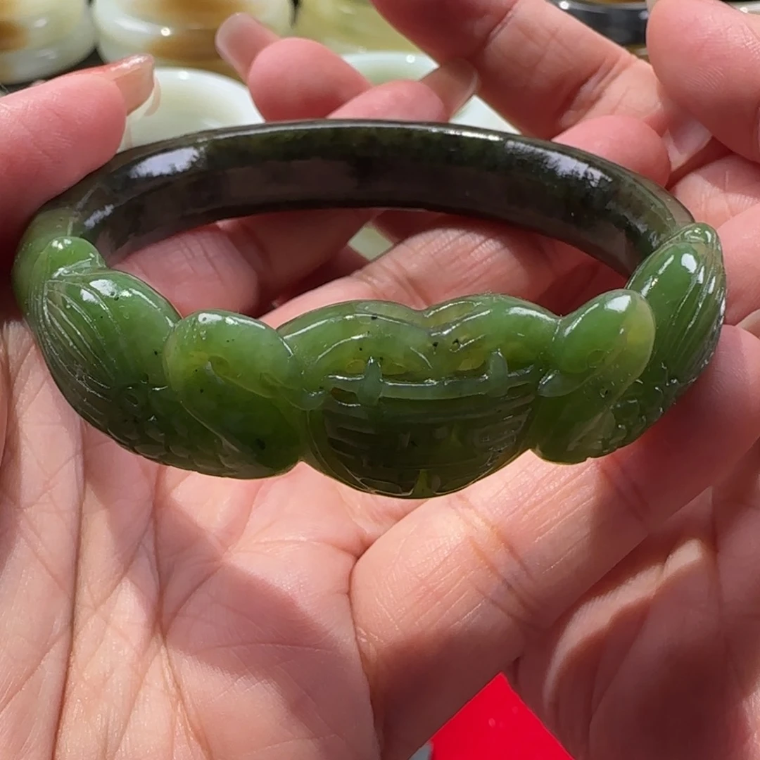 和田玉手镯未镶嵌