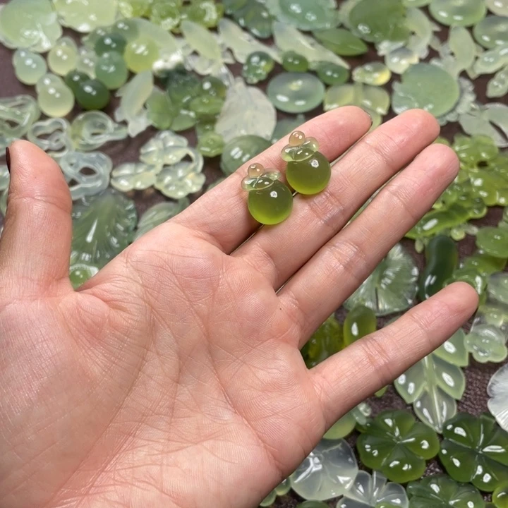 合金蛇纹石玉颈饰