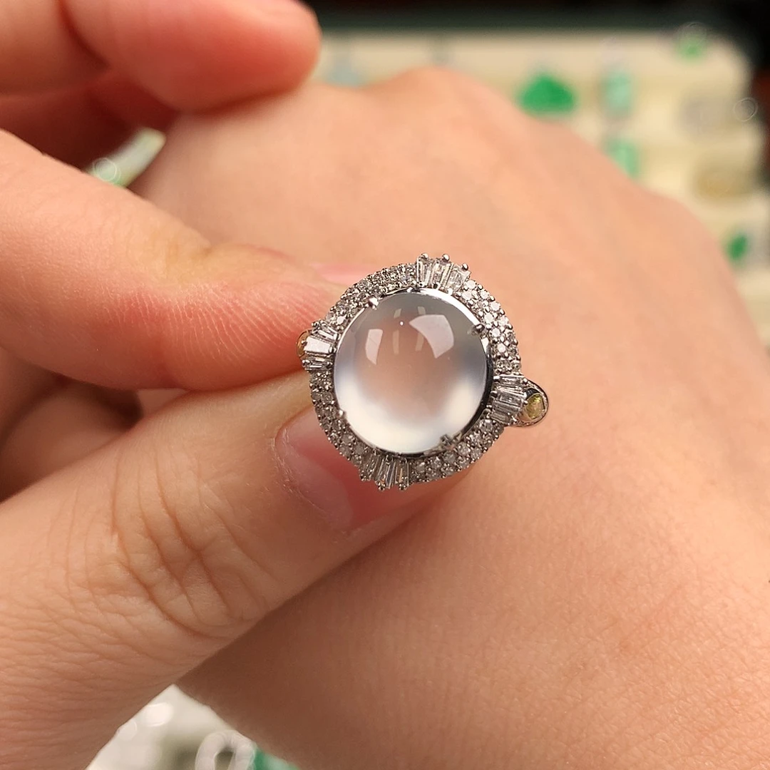 18K金镶嵌戒指翡翠缅料