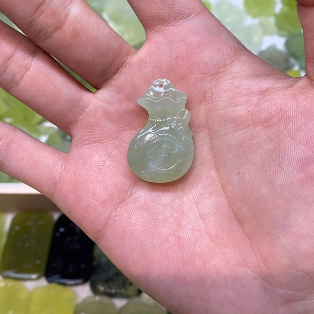 岫玉未镶嵌吊坠(不含链)两单包邮